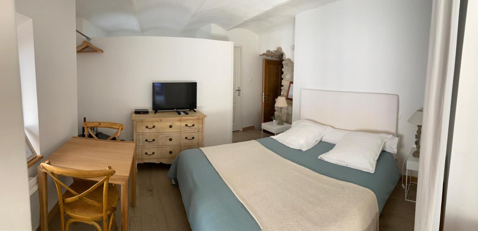 La Maison des Vendangeurs - TABLE D'HÔTES le soir du jeudi au lundi - Jacuzzi - Balnéo SPA - ACCES Piscine pour chambre Grafitti et chambre La Tour Martignargues Esterno foto