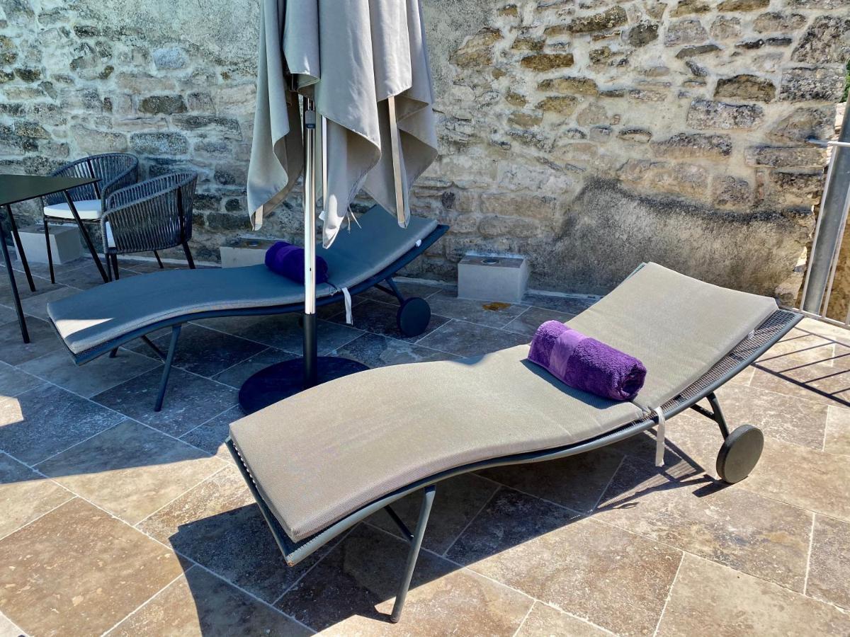 La Maison des Vendangeurs - TABLE D'HÔTES le soir du jeudi au lundi - Jacuzzi - Balnéo SPA - ACCES Piscine pour chambre Grafitti et chambre La Tour Martignargues Esterno foto