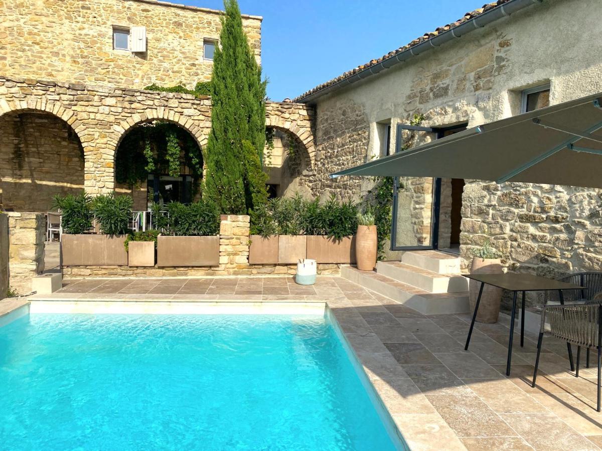 La Maison des Vendangeurs - TABLE D'HÔTES le soir du jeudi au lundi - Jacuzzi - Balnéo SPA - ACCES Piscine pour chambre Grafitti et chambre La Tour Martignargues Esterno foto
