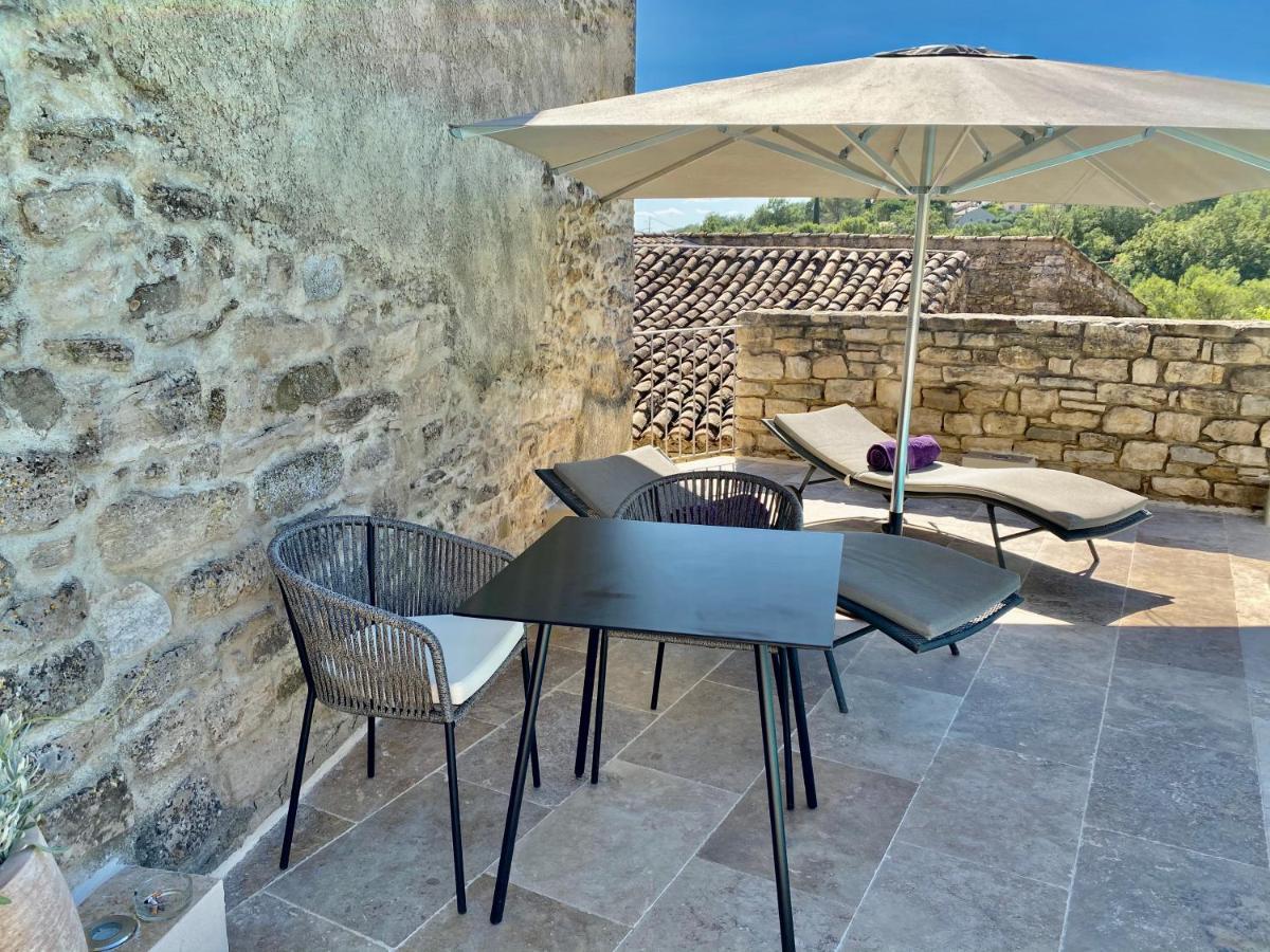 La Maison des Vendangeurs - TABLE D'HÔTES le soir du jeudi au lundi - Jacuzzi - Balnéo SPA - ACCES Piscine pour chambre Grafitti et chambre La Tour Martignargues Esterno foto