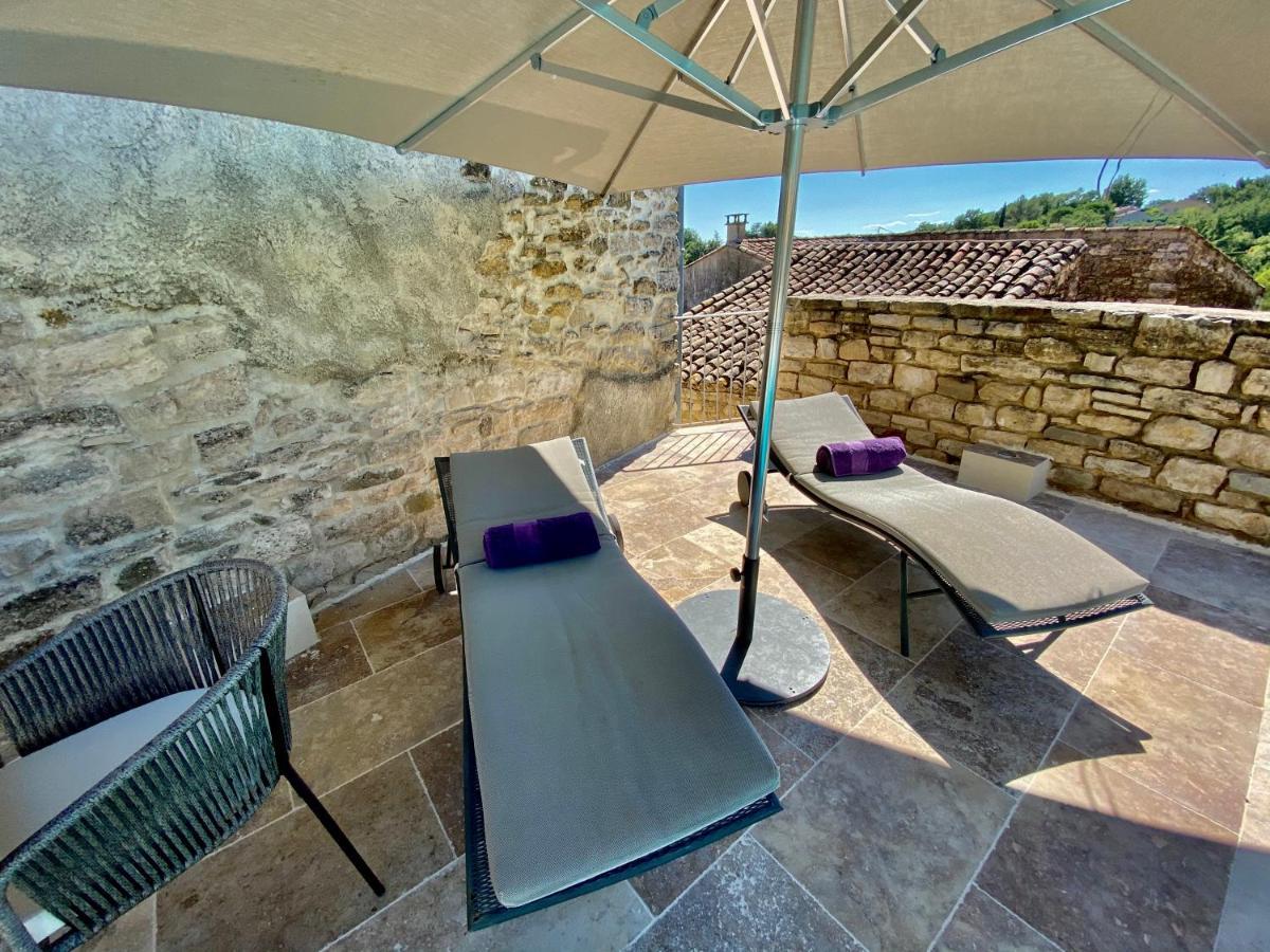 La Maison des Vendangeurs - TABLE D'HÔTES le soir du jeudi au lundi - Jacuzzi - Balnéo SPA - ACCES Piscine pour chambre Grafitti et chambre La Tour Martignargues Esterno foto