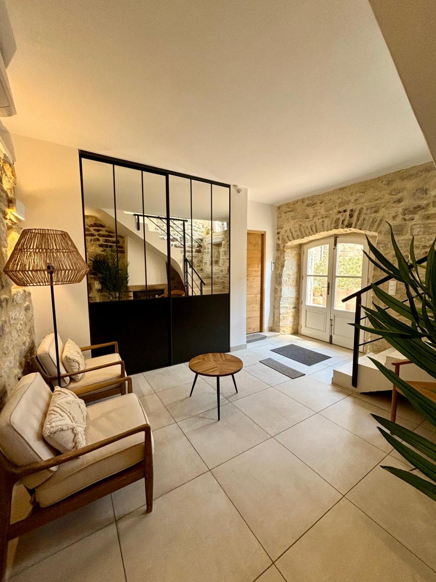 La Maison des Vendangeurs - TABLE D'HÔTES le soir du jeudi au lundi - Jacuzzi - Balnéo SPA - ACCES Piscine pour chambre Grafitti et chambre La Tour Martignargues Esterno foto